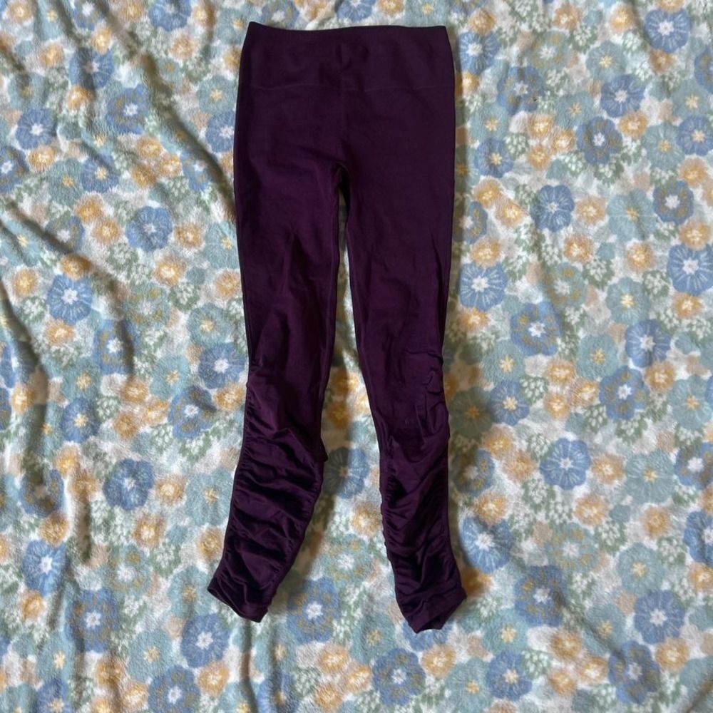 Fabletics Burgundy purple ruched leggings women's medium